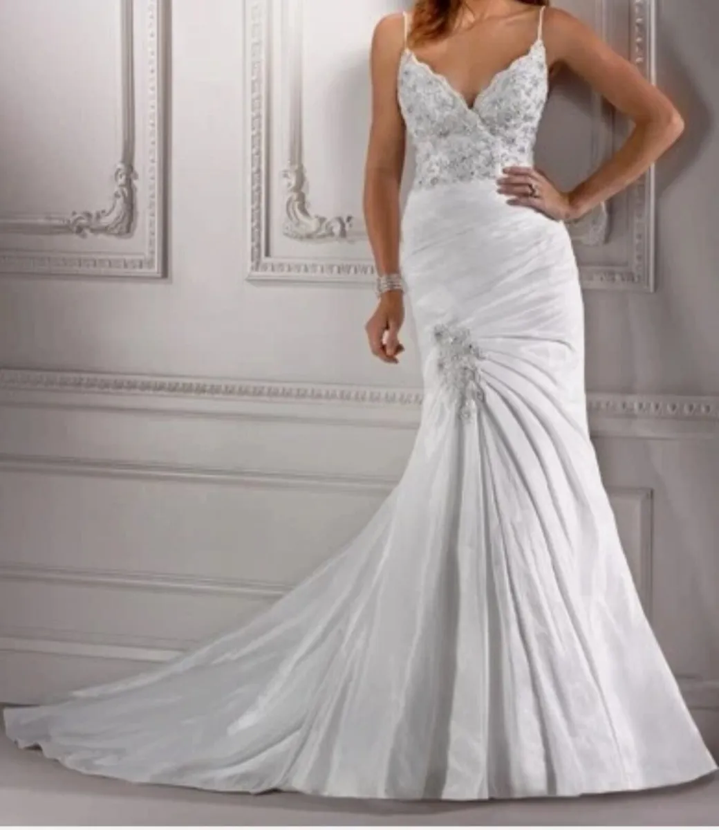 Wedding dress - Image 1