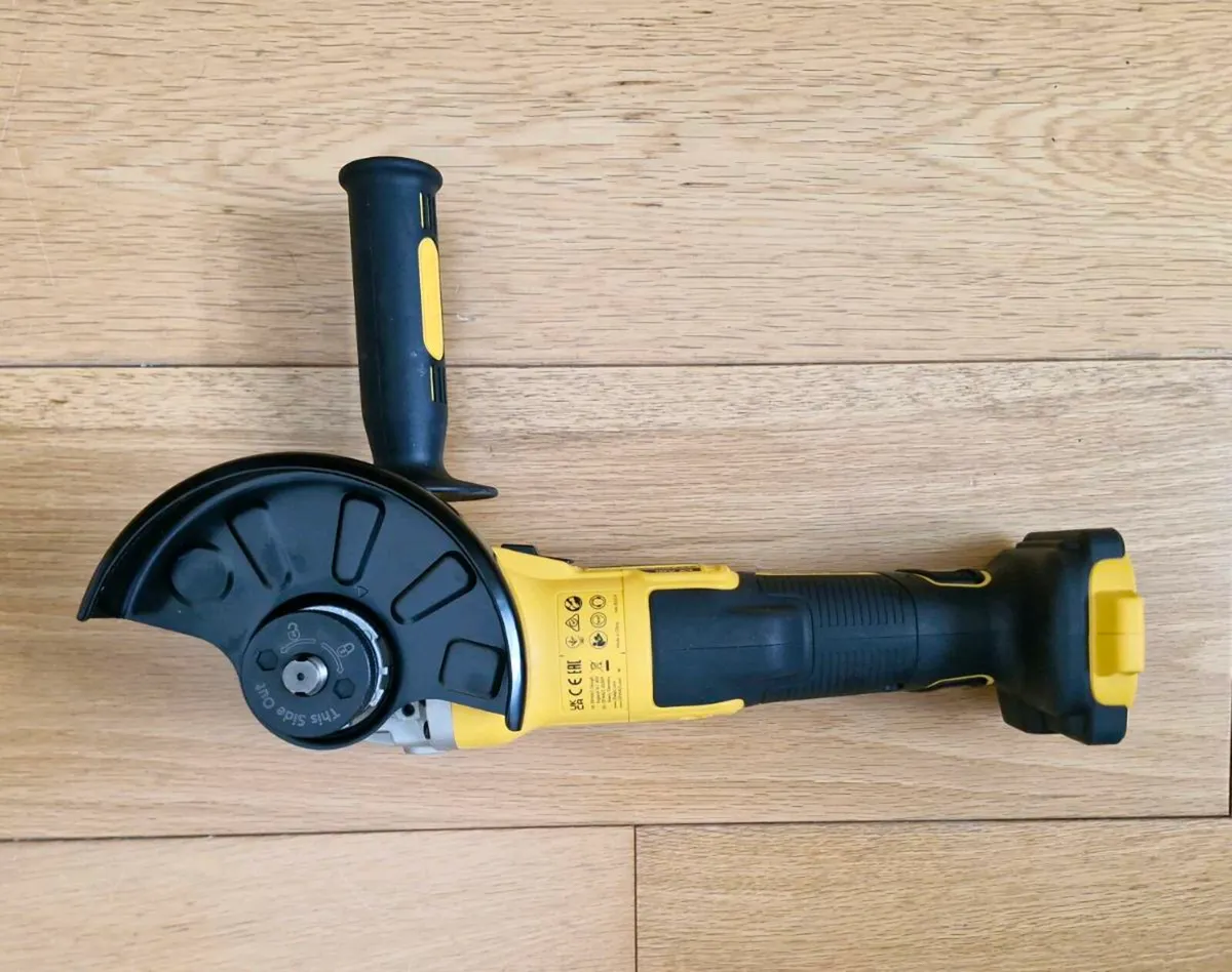 Dewalt battery angle grinder - Image 1