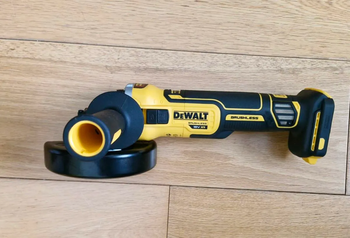 Dewalt battery angle grinder - Image 2