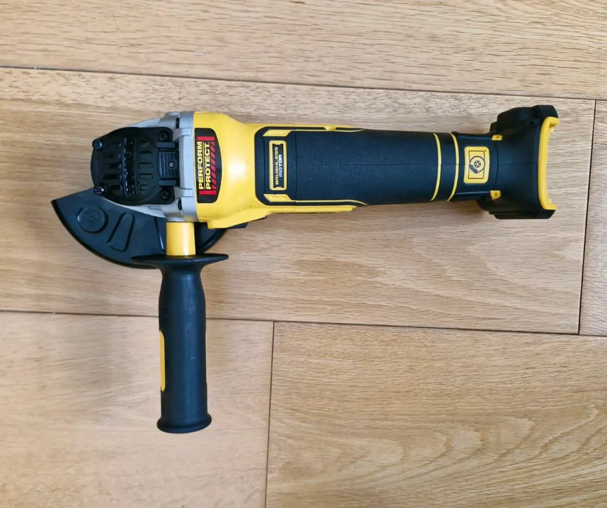 Dewalt battery angle grinder - Image 3