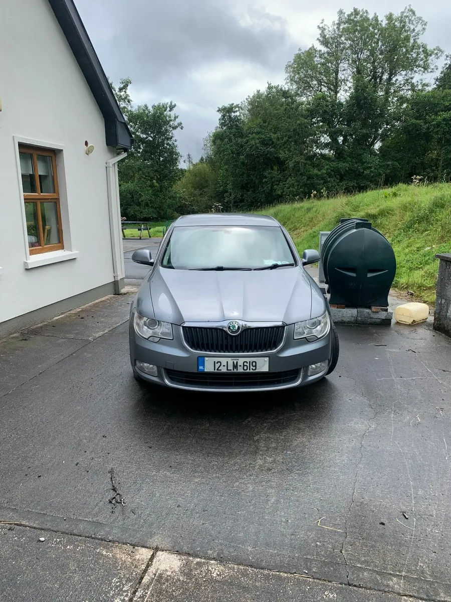 Skoda Superb 2012 - Image 1