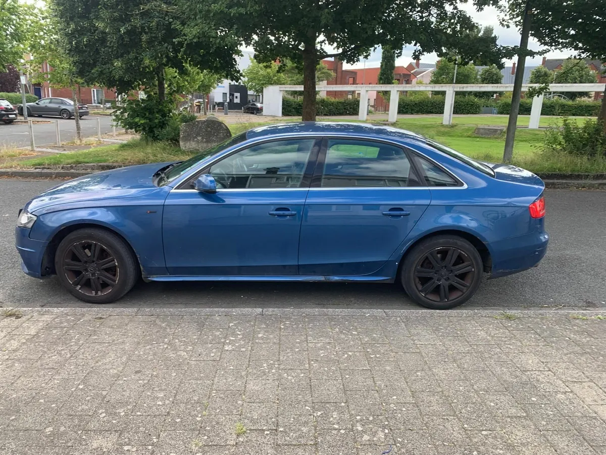 Audi A4 2010 - Image 2