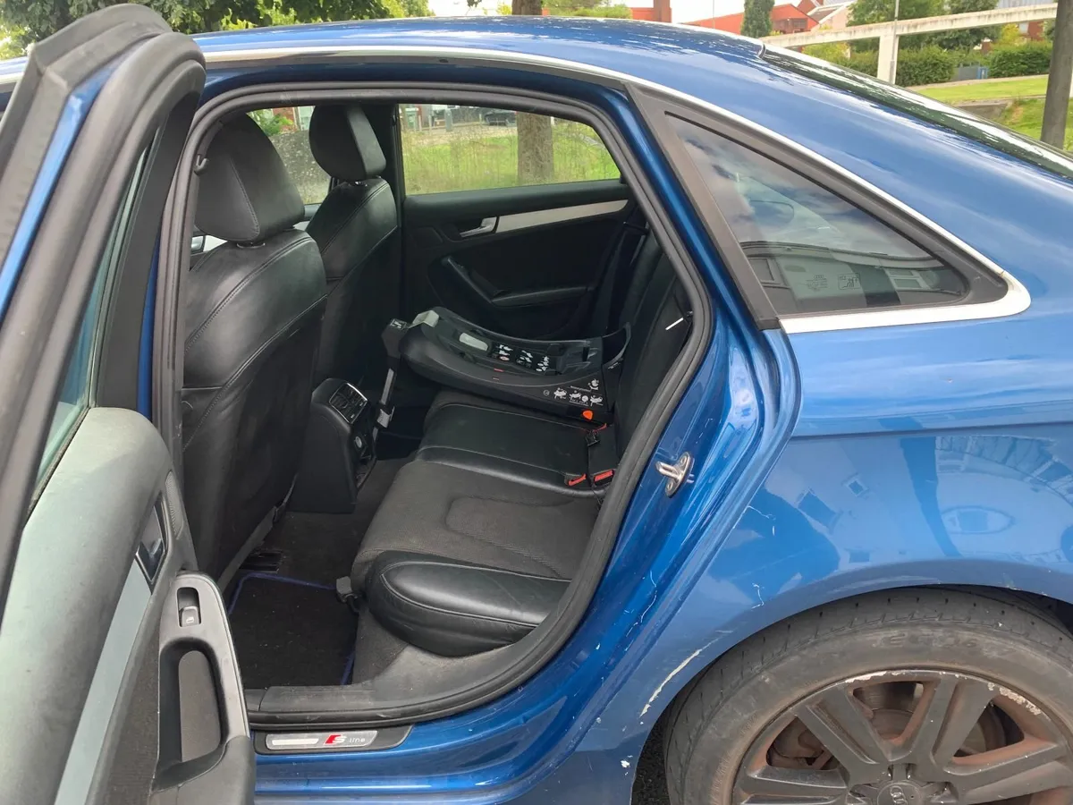 Audi A4 2010 - Image 3