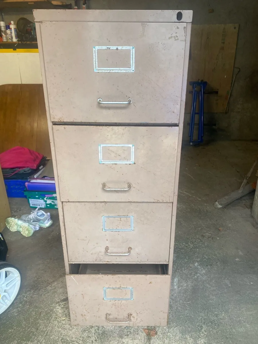 Filing cabinet - Image 1