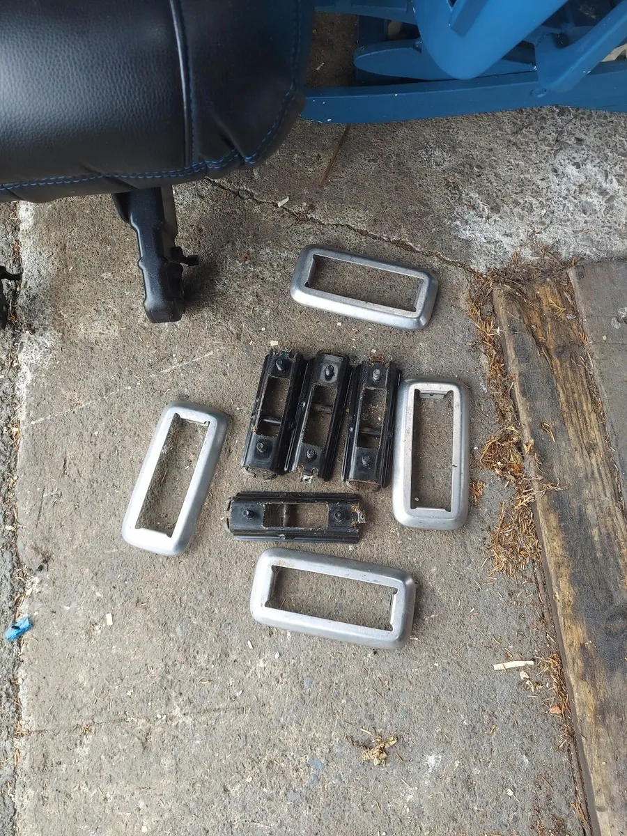 SEAT - Image 1