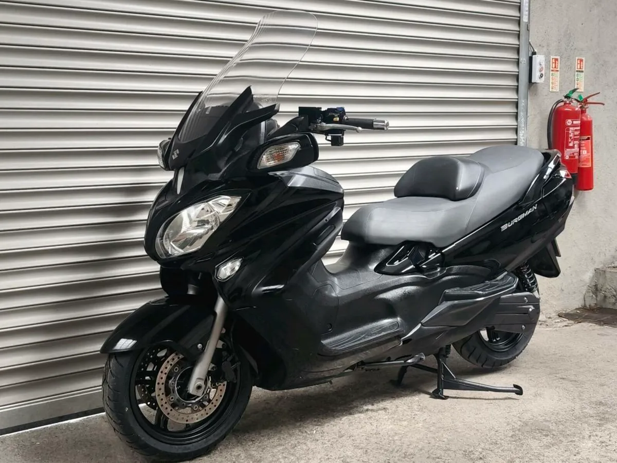 Suzuki Burgman 650 Low Mileage - Image 4