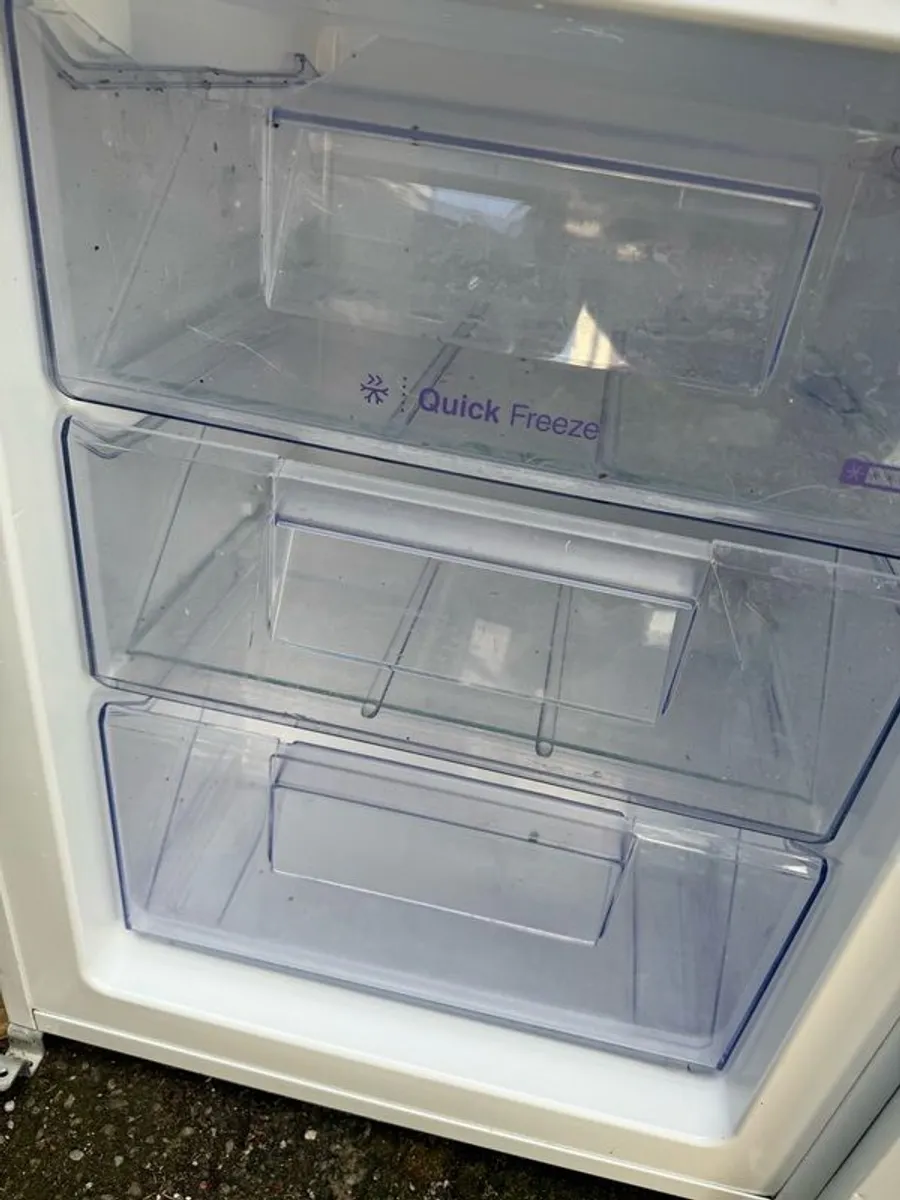 Zanussi Integrated Fridge Freezer 70 30  A Rating - Image 4