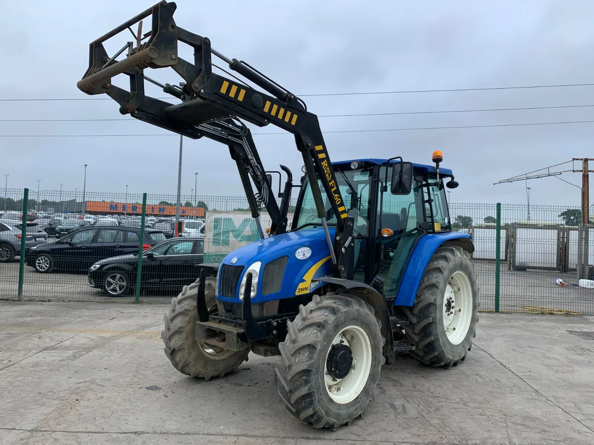 UNRESERVED 2010 NEW HOLLAND T5050 & LOADER FOR AUC - Image 1