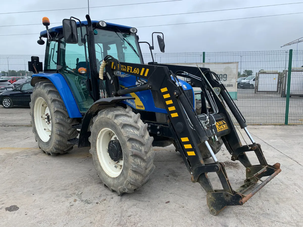 UNRESERVED 2010 NEW HOLLAND T5050 & LOADER FOR AUC - Image 4