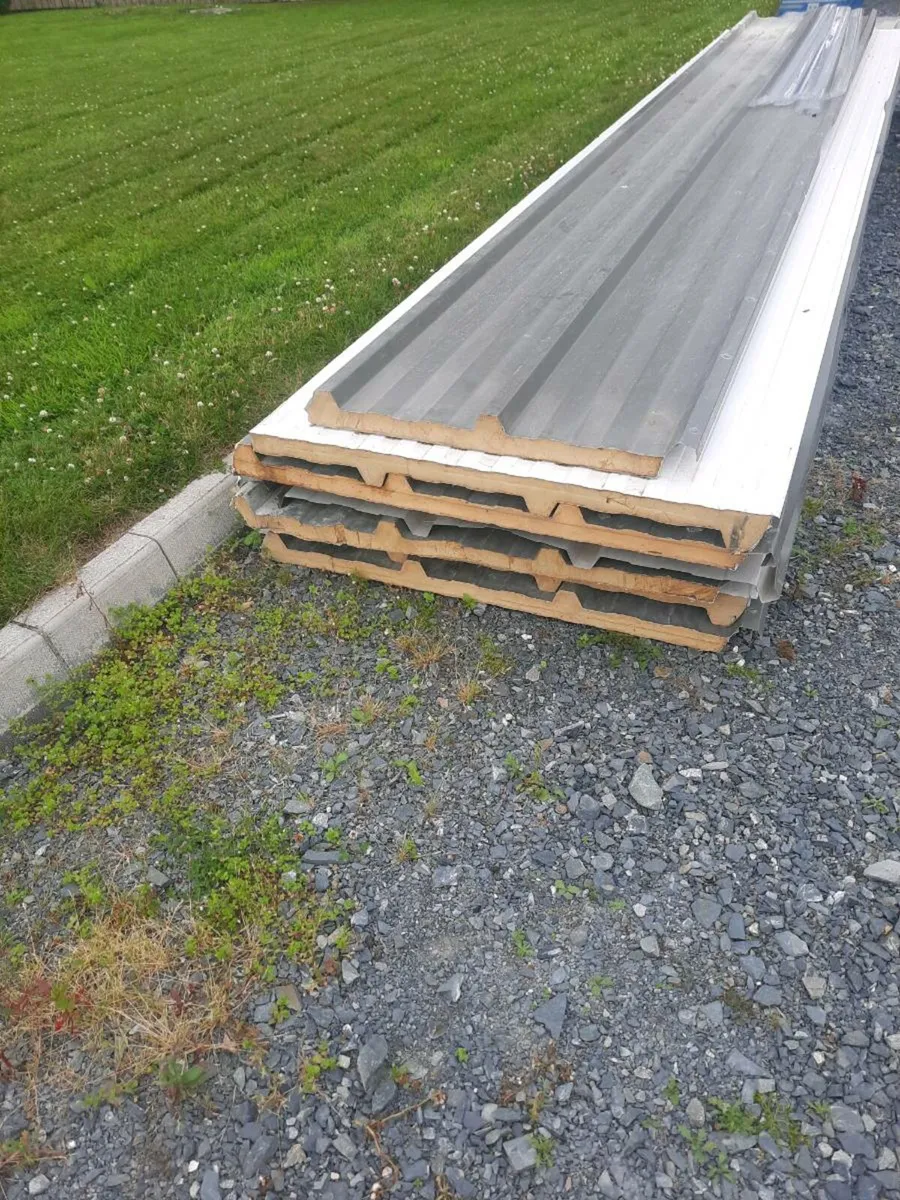 Insulated  sheeting