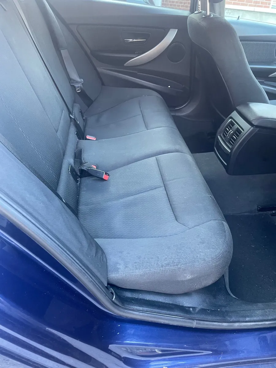 BMW 3-Series 2018 - Image 3