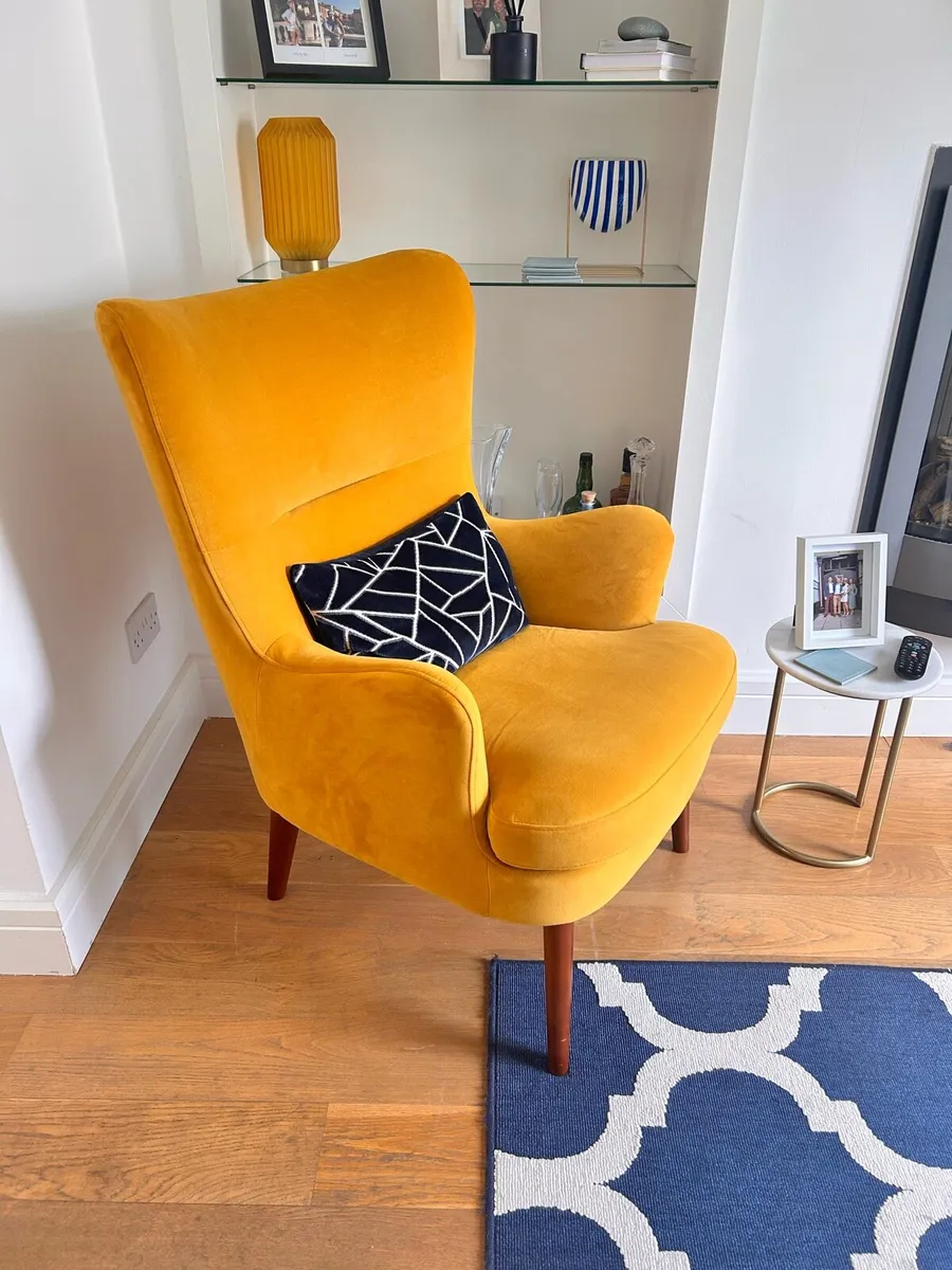 Armchair - Image 1