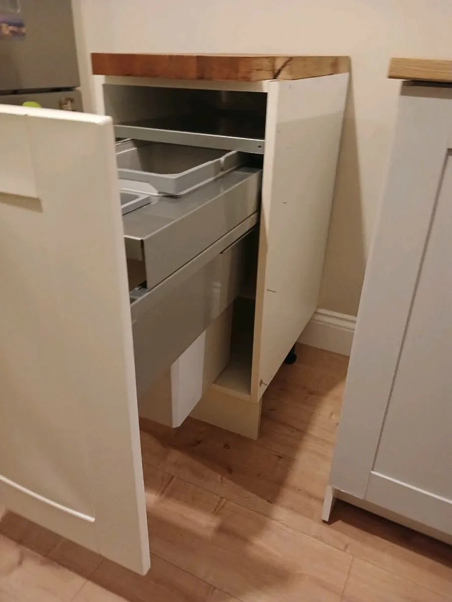 Pull Out Bin Unit Plus FREE Kitchen drawers - Image 4