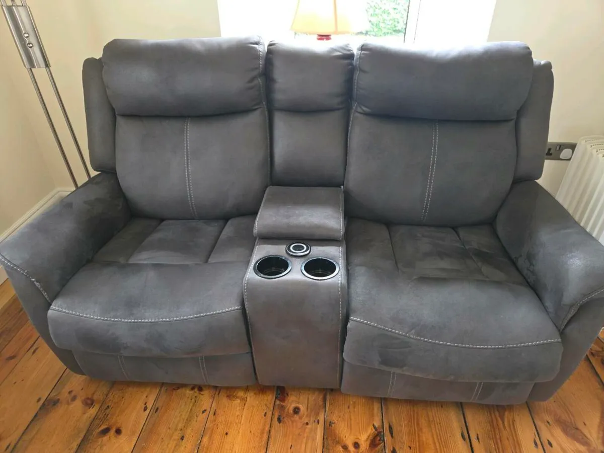 Electric 2 seater recliner in good working order - Image 1