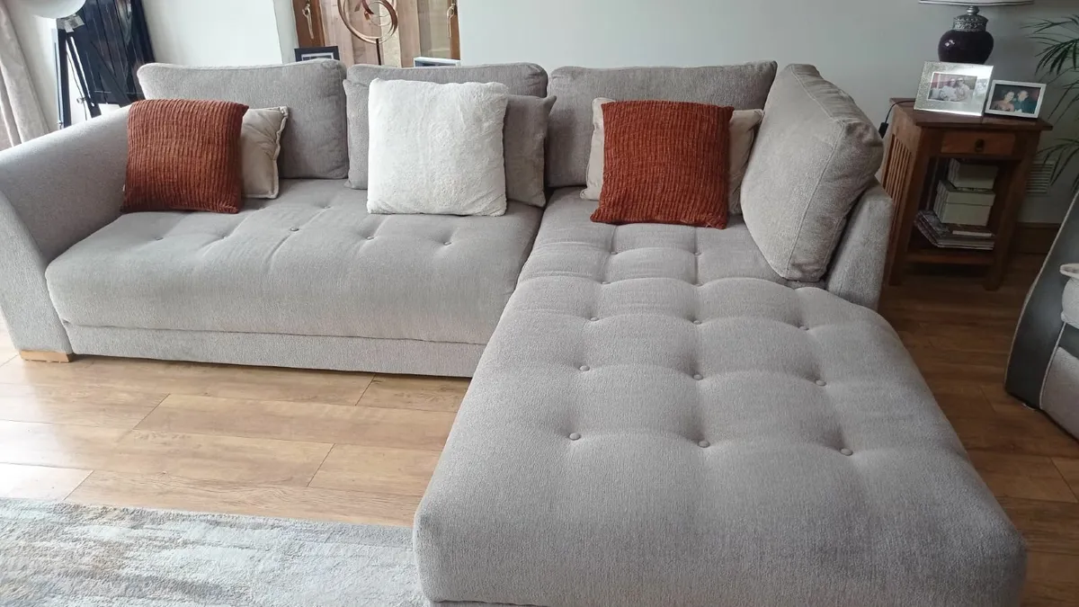 Corner Suite Couch - Image 2