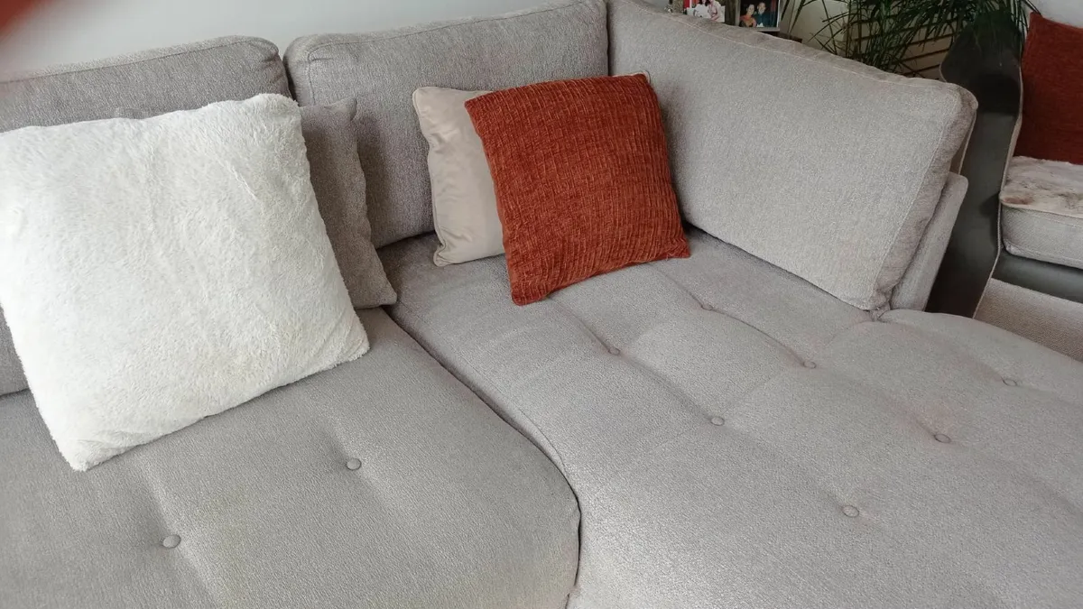 Corner Suite Couch - Image 3
