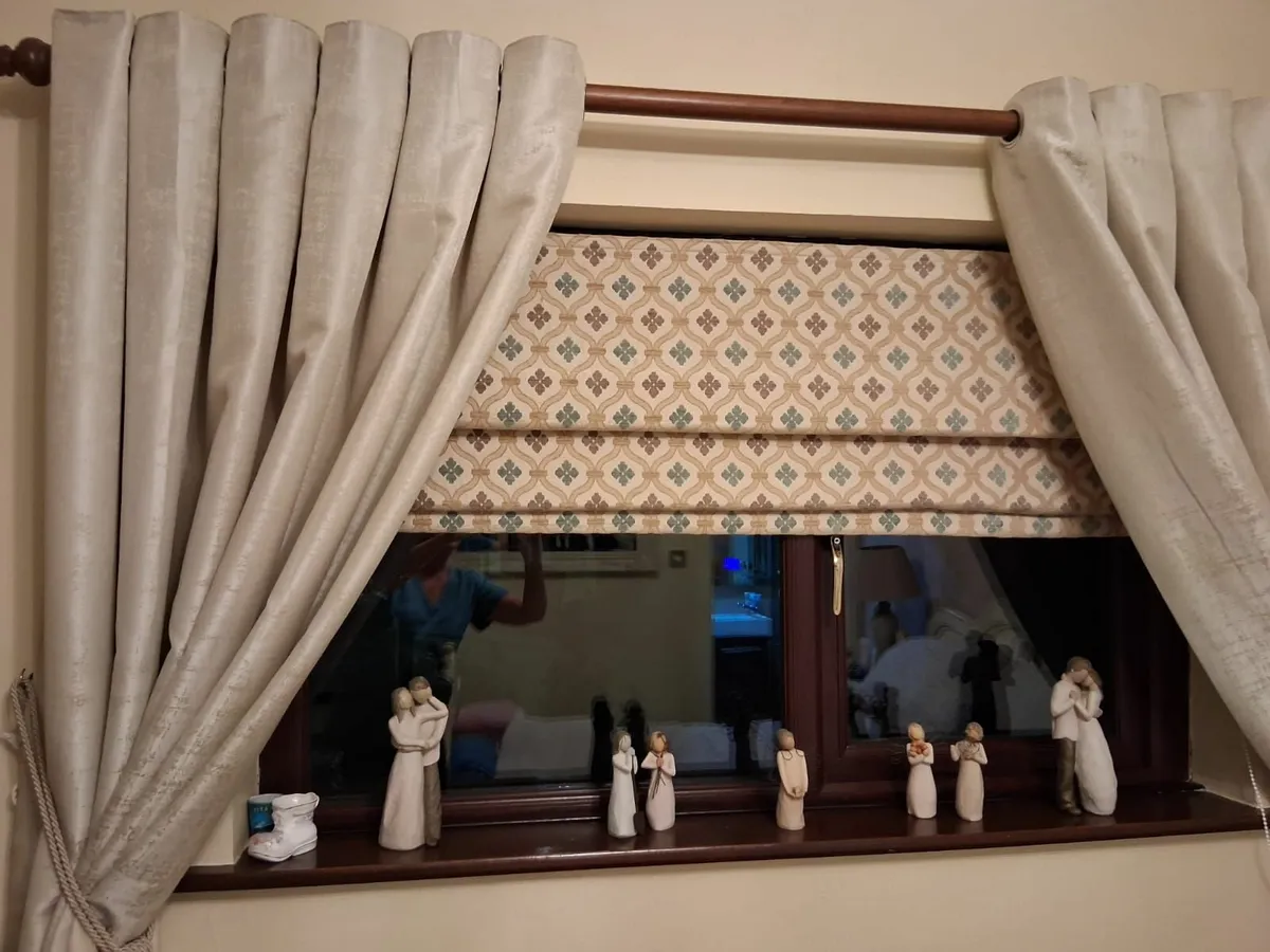 Curtains and Roman Blind to match - Image 4
