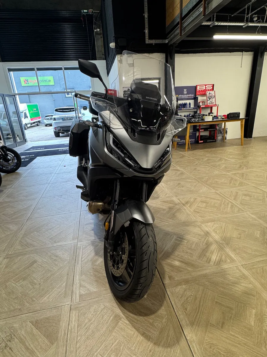 Honda NT1100 2022 - Image 2