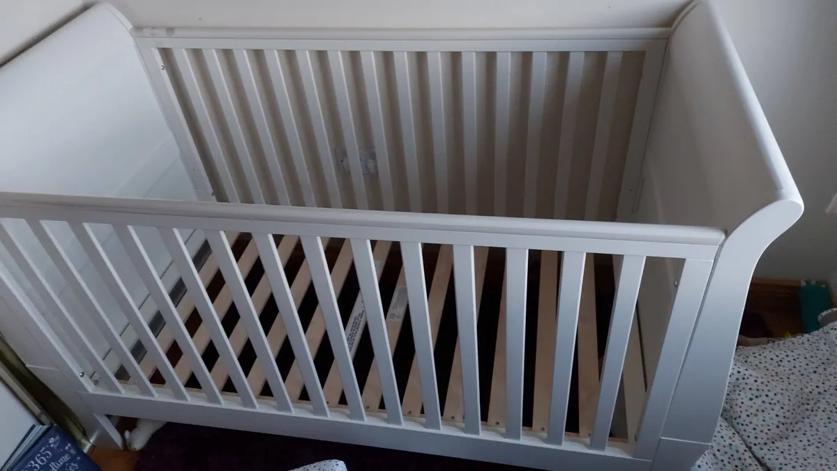Mamas and papas cot bed with mattress plus crib - Image 3