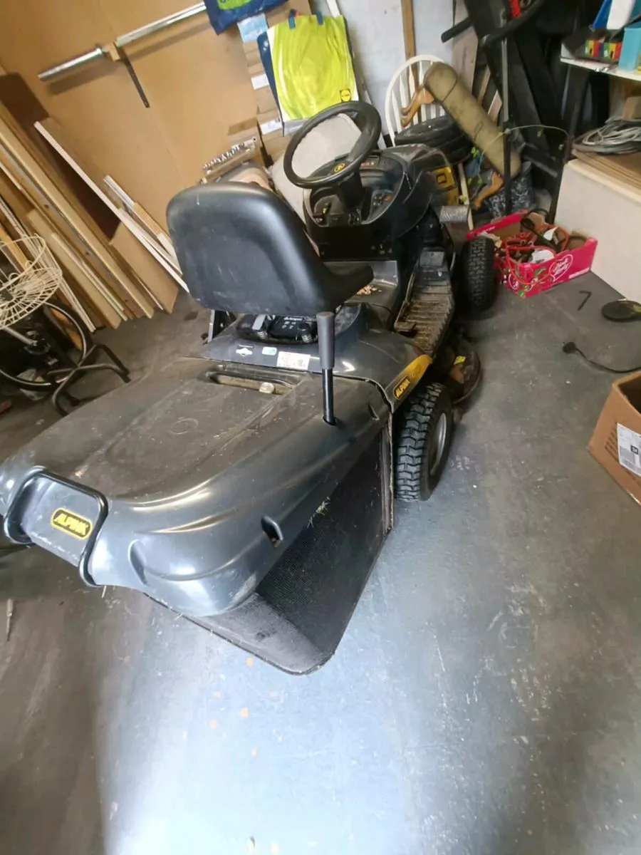 Ride on mower - Image 1