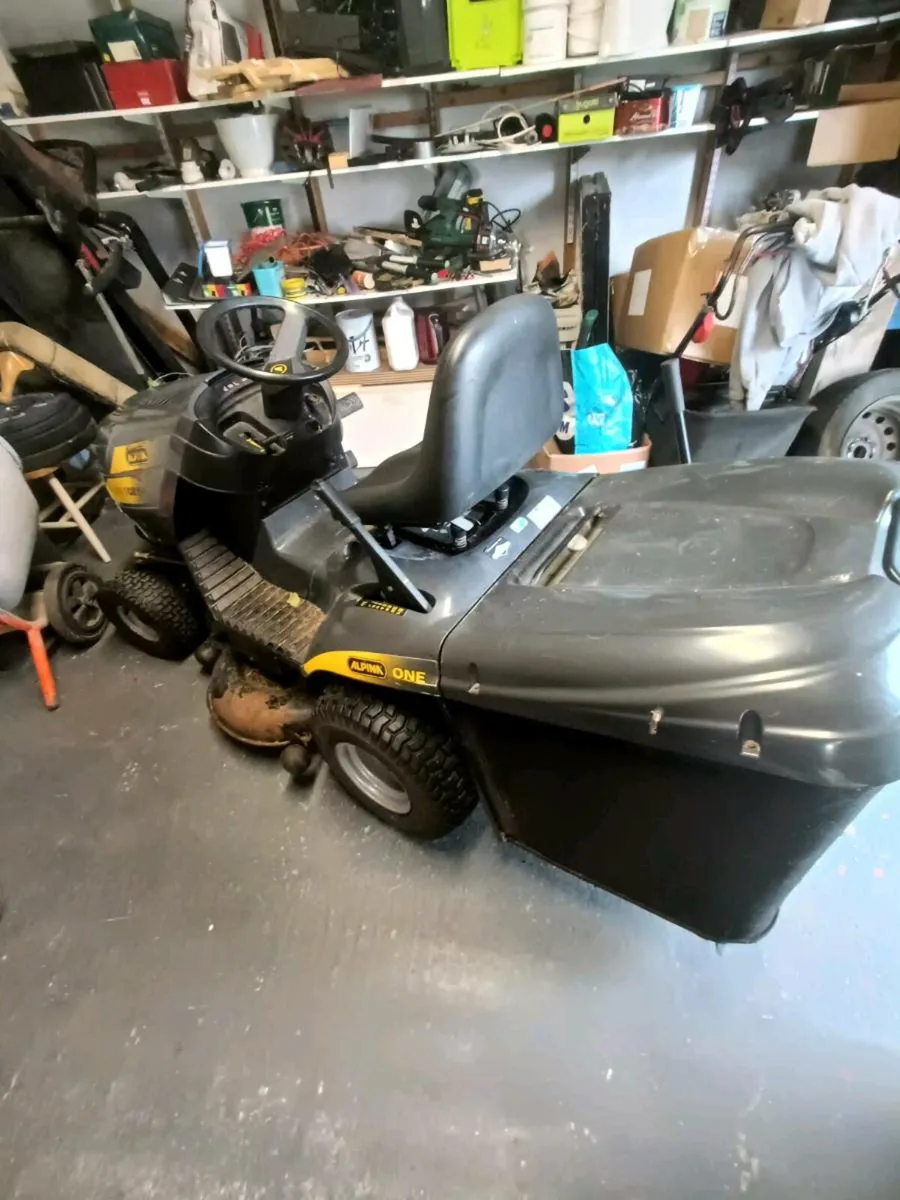 Ride on mower - Image 2