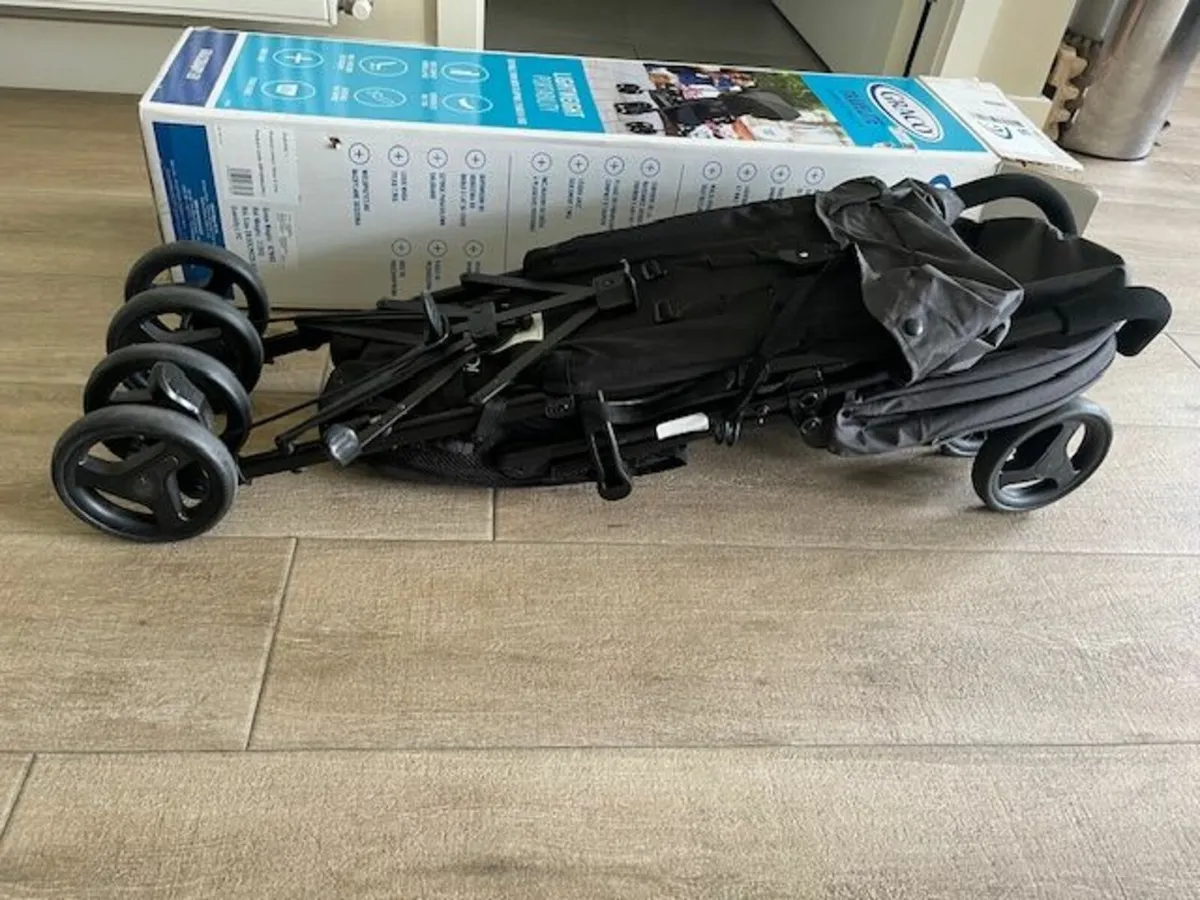 Graco Light Weight Travel Compact Stroller - Good - Image 3