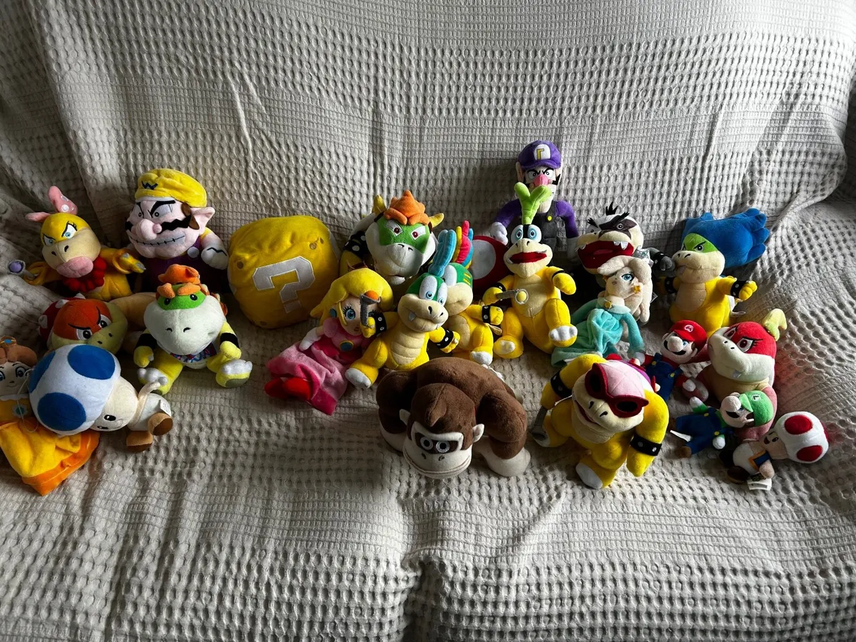 Super Mario & more plush bundles - Image 1