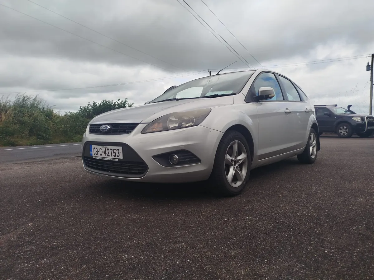 Ford Focus 2009 - Image 2