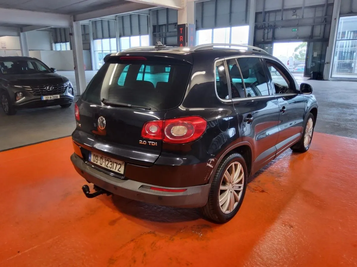 Volkswagen Tiguan 2.0 TDI Bluemotion Trend FUN - Image 3