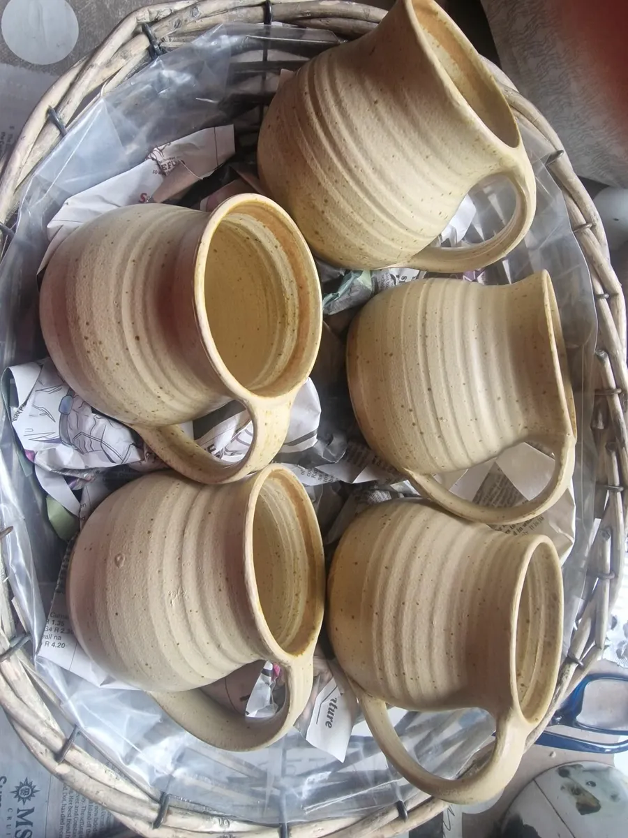 Pottery. - Image 1