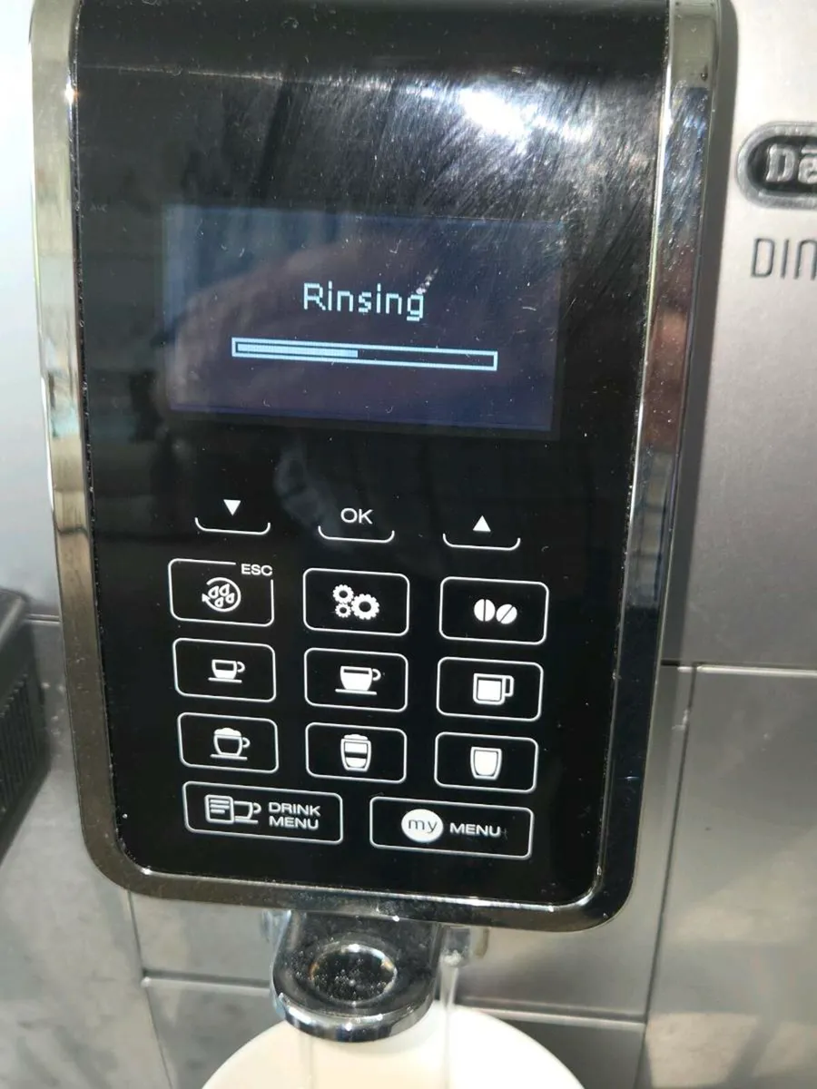 Delonghi Coffee Machine - Image 4