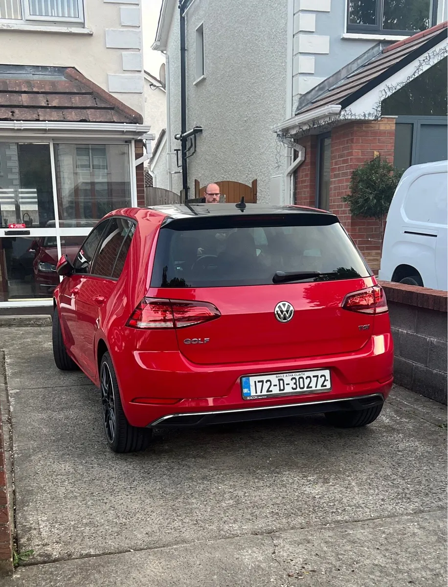2017 Volkswagen Golf - Image 1