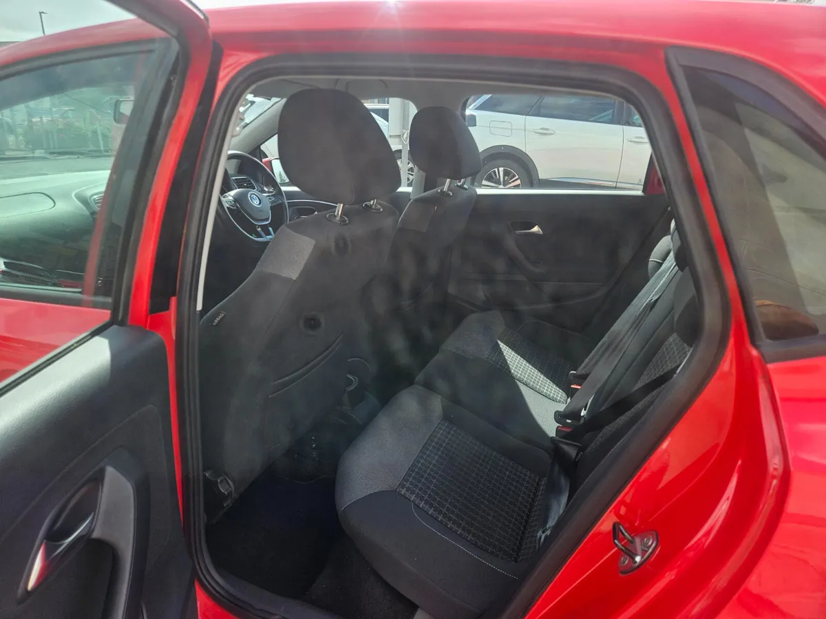 Volkswagen Polo AUTOMATIC 2016 TOP SPEC - Image 3
