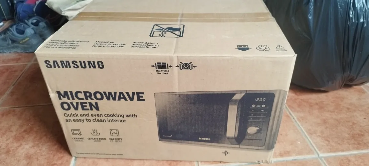 Microwave oven - Image 1