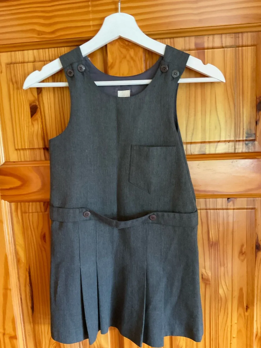 School pinafore - Image 1