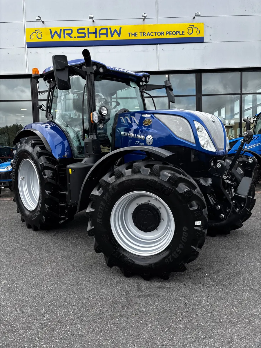 New Holland T7.225 Auto Command Blue Power-*NEW* - Image 2