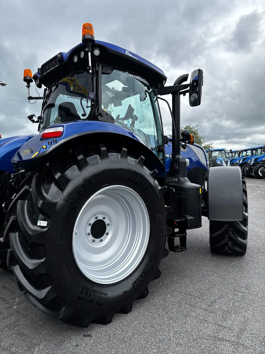 New Holland T7.225 Auto Command Blue Power-*NEW* - Image 3