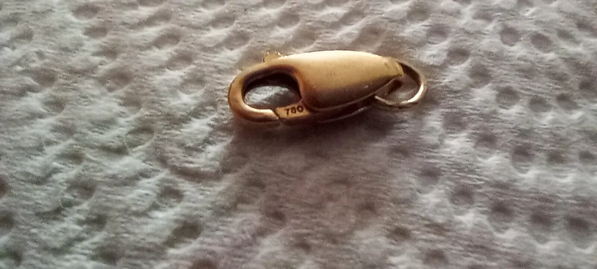 18 CT Gold lobster claw clasp - Image 1