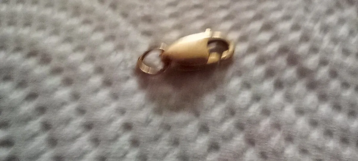 18 CT Gold lobster claw clasp - Image 2