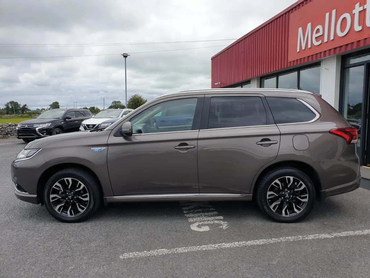 Mitsubishi Outlander 2.0 PHEV GX4H - Image 3