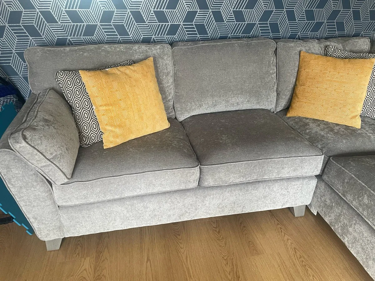 Corner sofa - Image 1