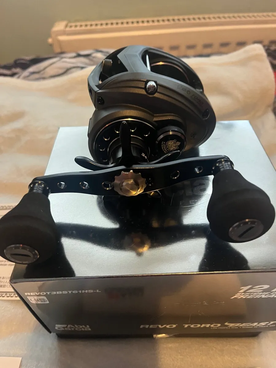 Abu Garcia Revo toro beast reel - Image 1