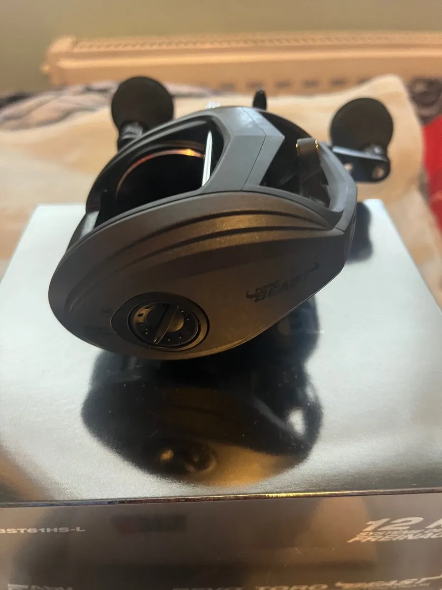 Abu Garcia Revo toro beast reel - Image 3