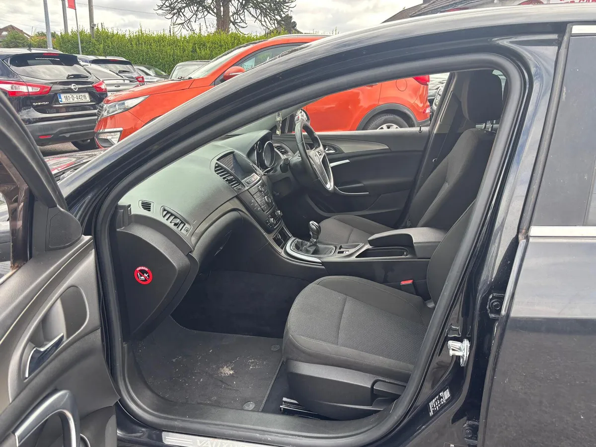 Vauxhall Insignia 2010  DIESEL - Image 2