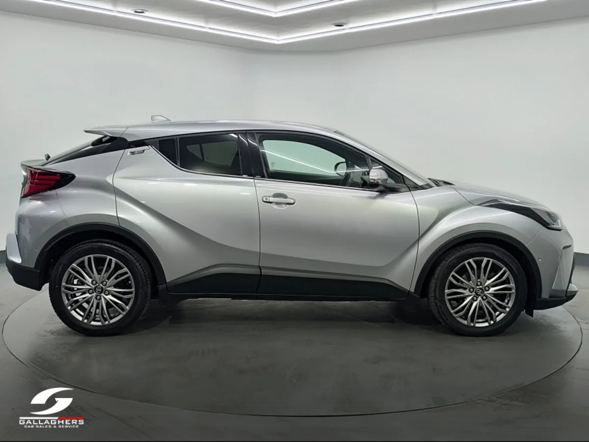 Toyota C-HR (231) SOL HYBRID AUTO - Image 3