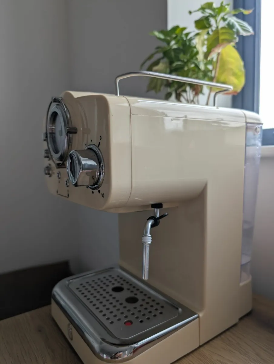 SWAN Retro Espresso Machine + Free electric Coffee - Image 3