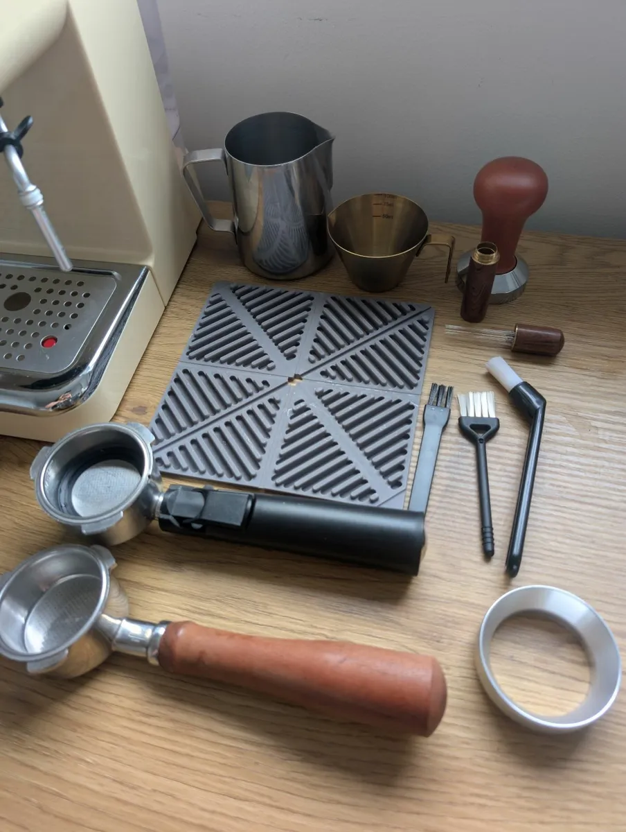SWAN Retro Espresso Machine + Free electric Coffee - Image 4