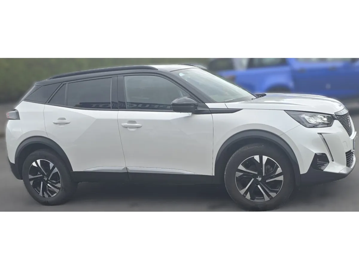 Peugeot 2008 ALLURE 1.2 130 AUTO 4DR A - Image 2