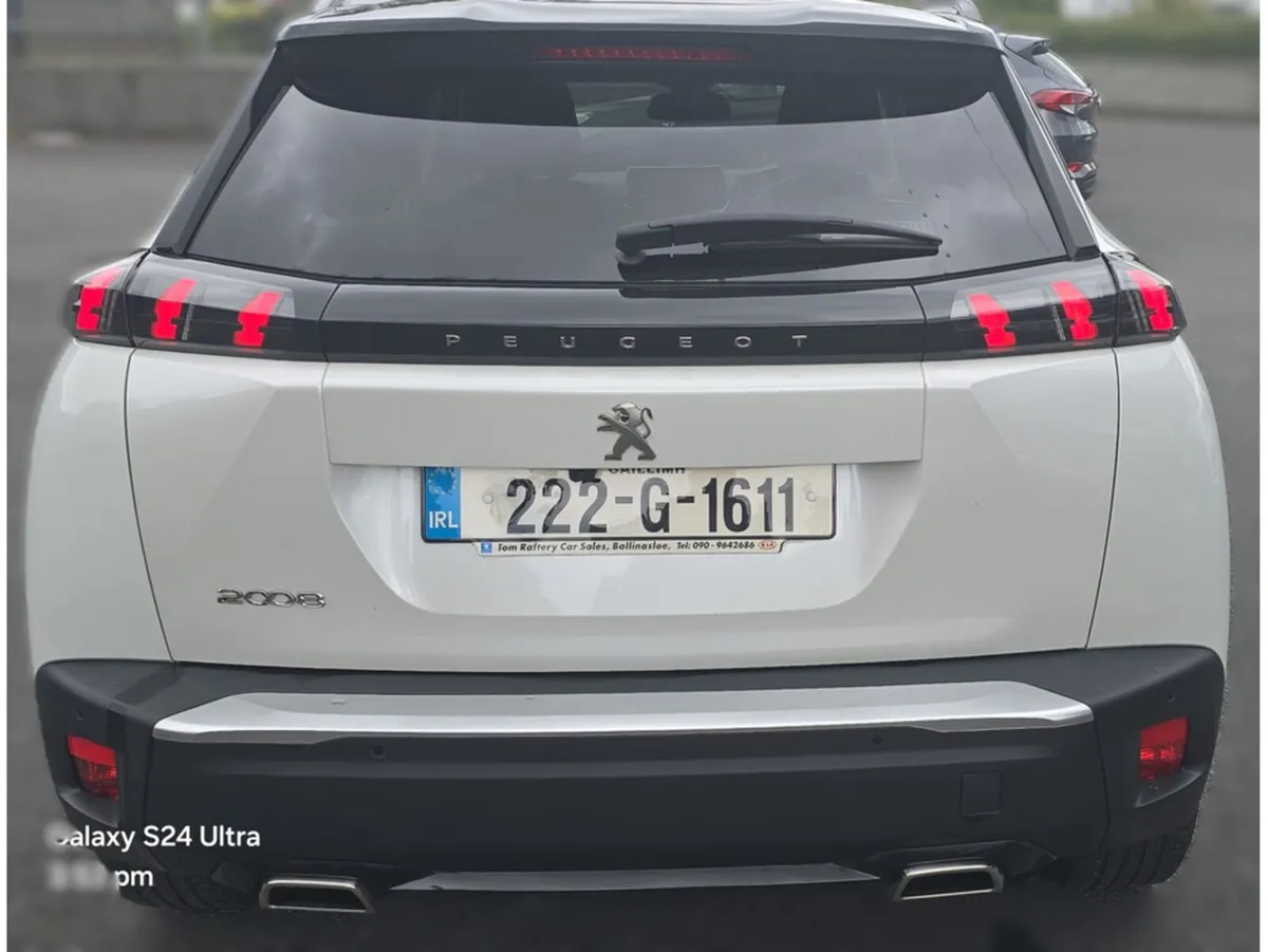 Peugeot 2008 ALLURE 1.2 130 AUTO 4DR A - Image 3