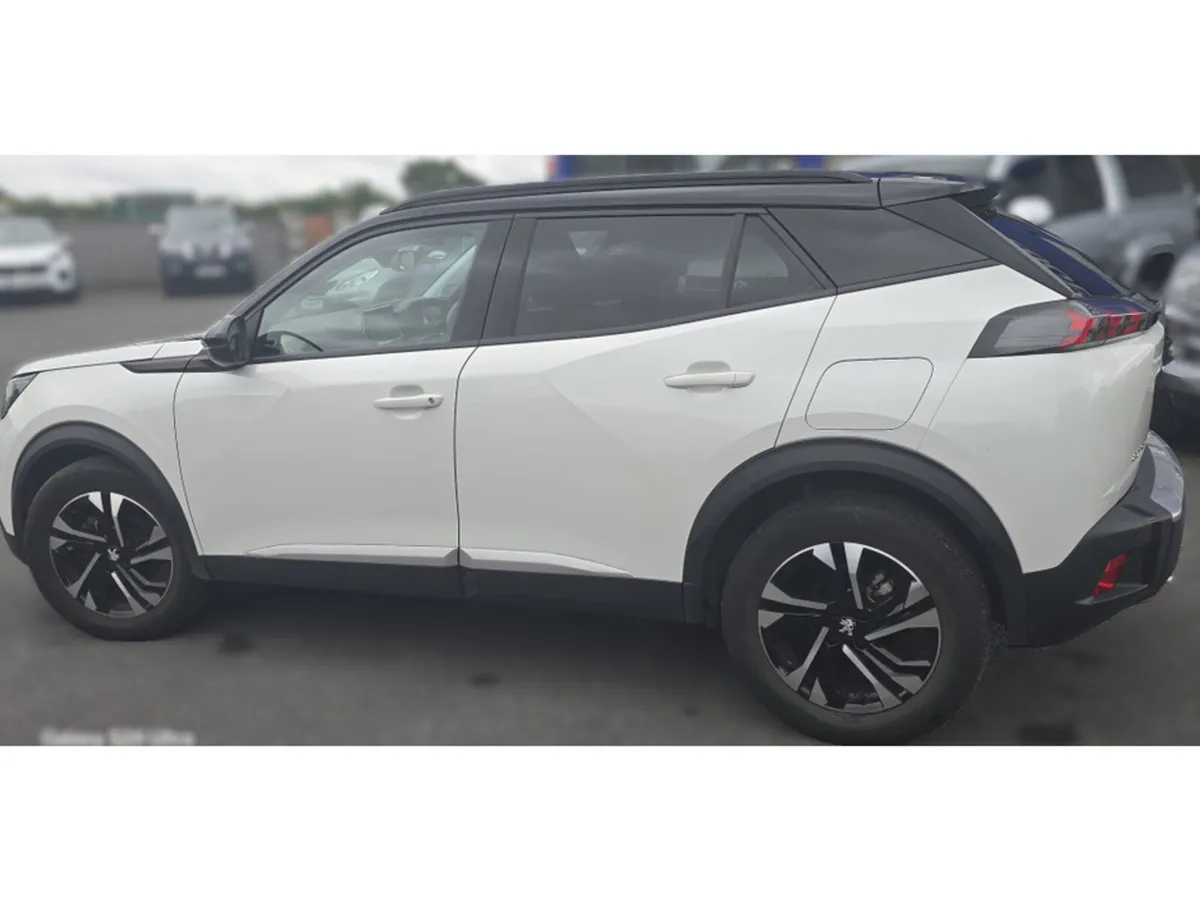 Peugeot 2008 ALLURE 1.2 130 AUTO 4DR A - Image 4